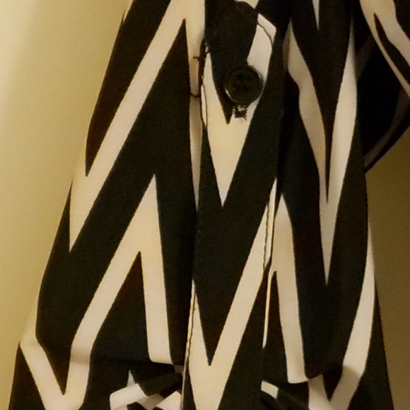 Elegant 3/4 sleeve dress w/drawstring waist. - Picture 4 of 5